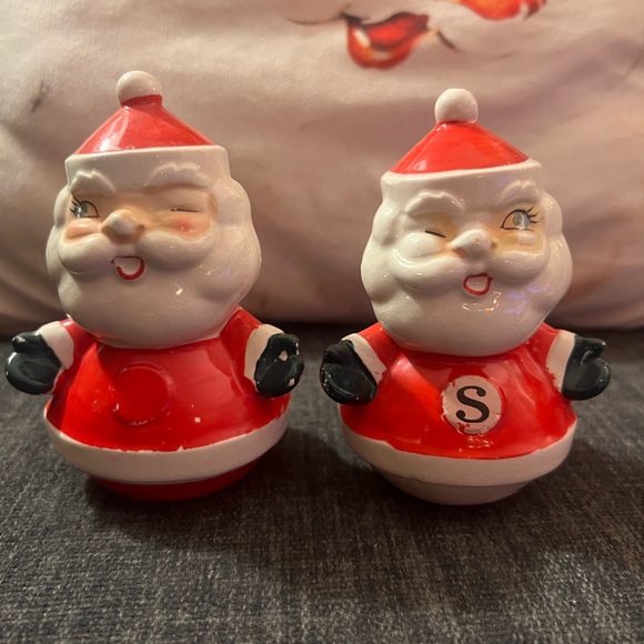 Vintage 1960s winking Holt Howard Santa salt and pepper  shakers - Picture 9 of 10